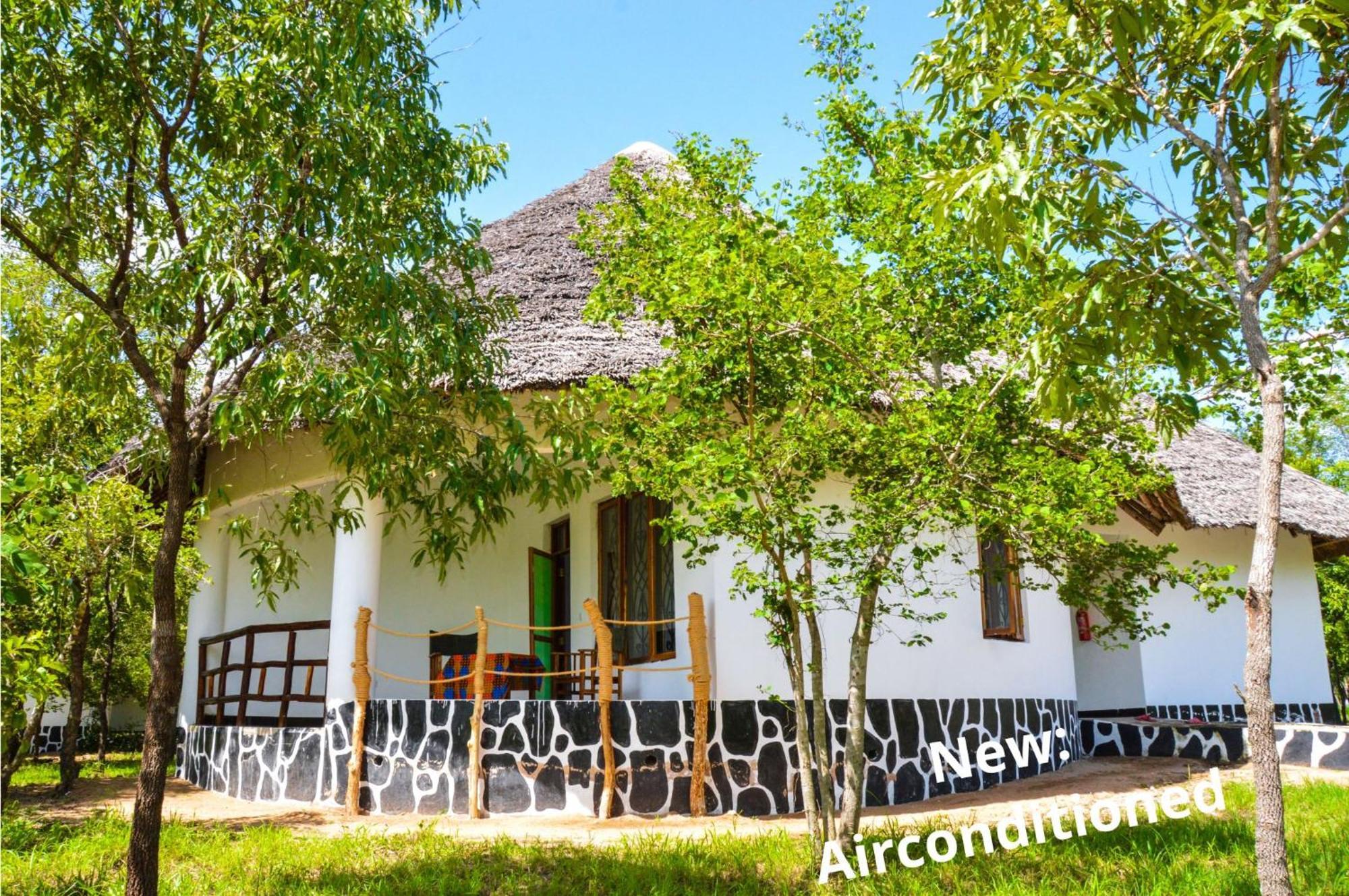 Voyage Village Lodge Mikumi Экстерьер фото