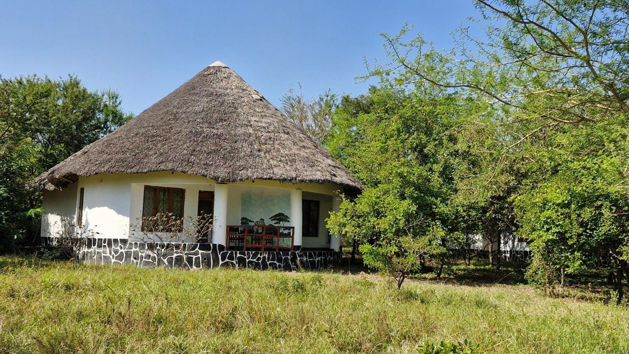 Voyage Village Lodge Mikumi Экстерьер фото