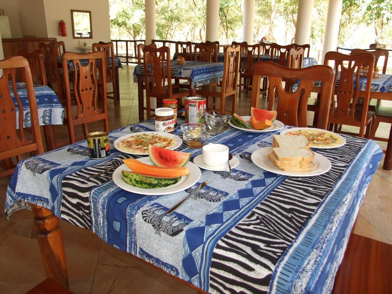Voyage Village Lodge Mikumi Экстерьер фото